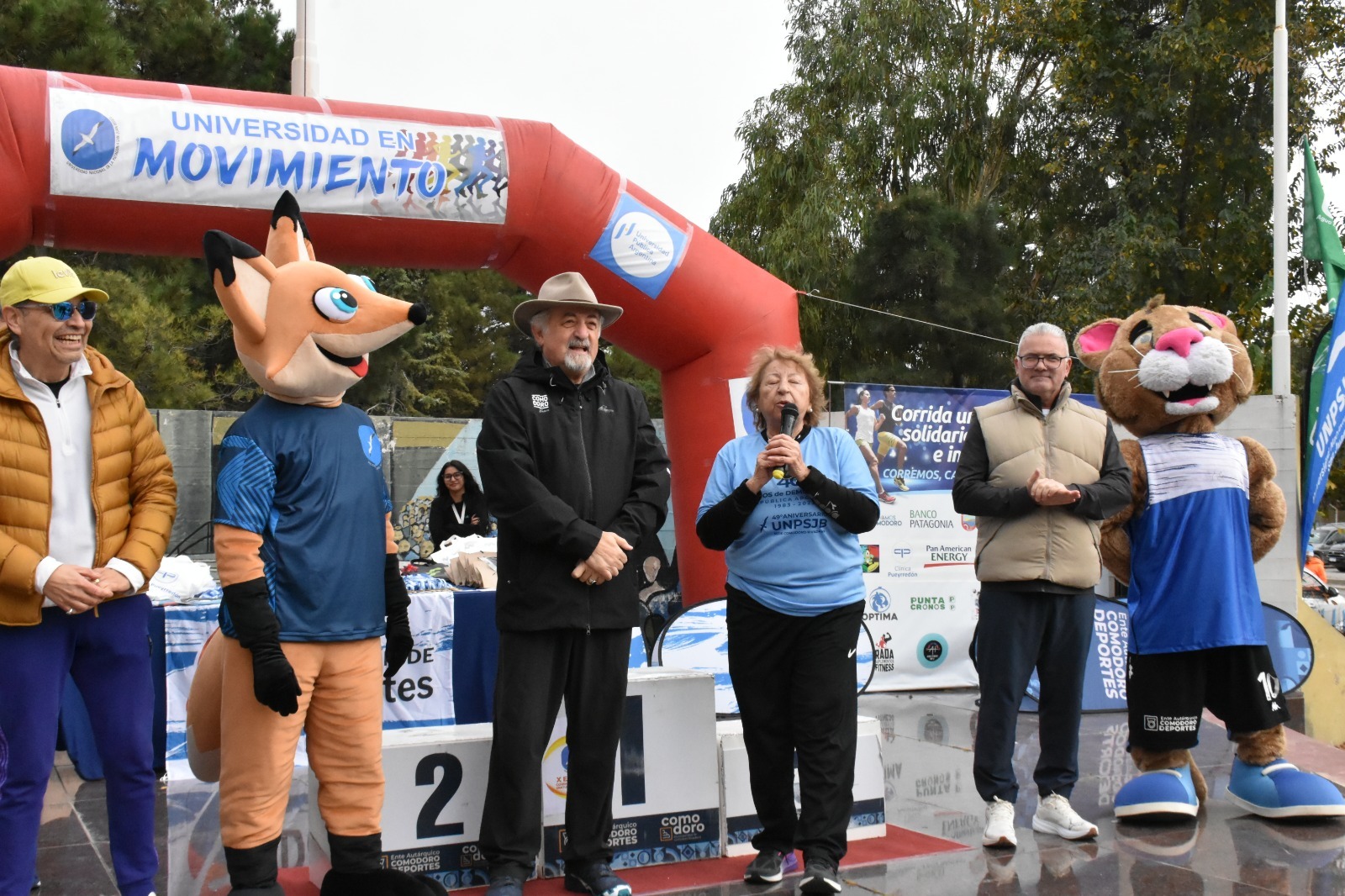 Jorge Mérida y Claudia Arbe ganaron la 10° edición de la Corrida Universitaria