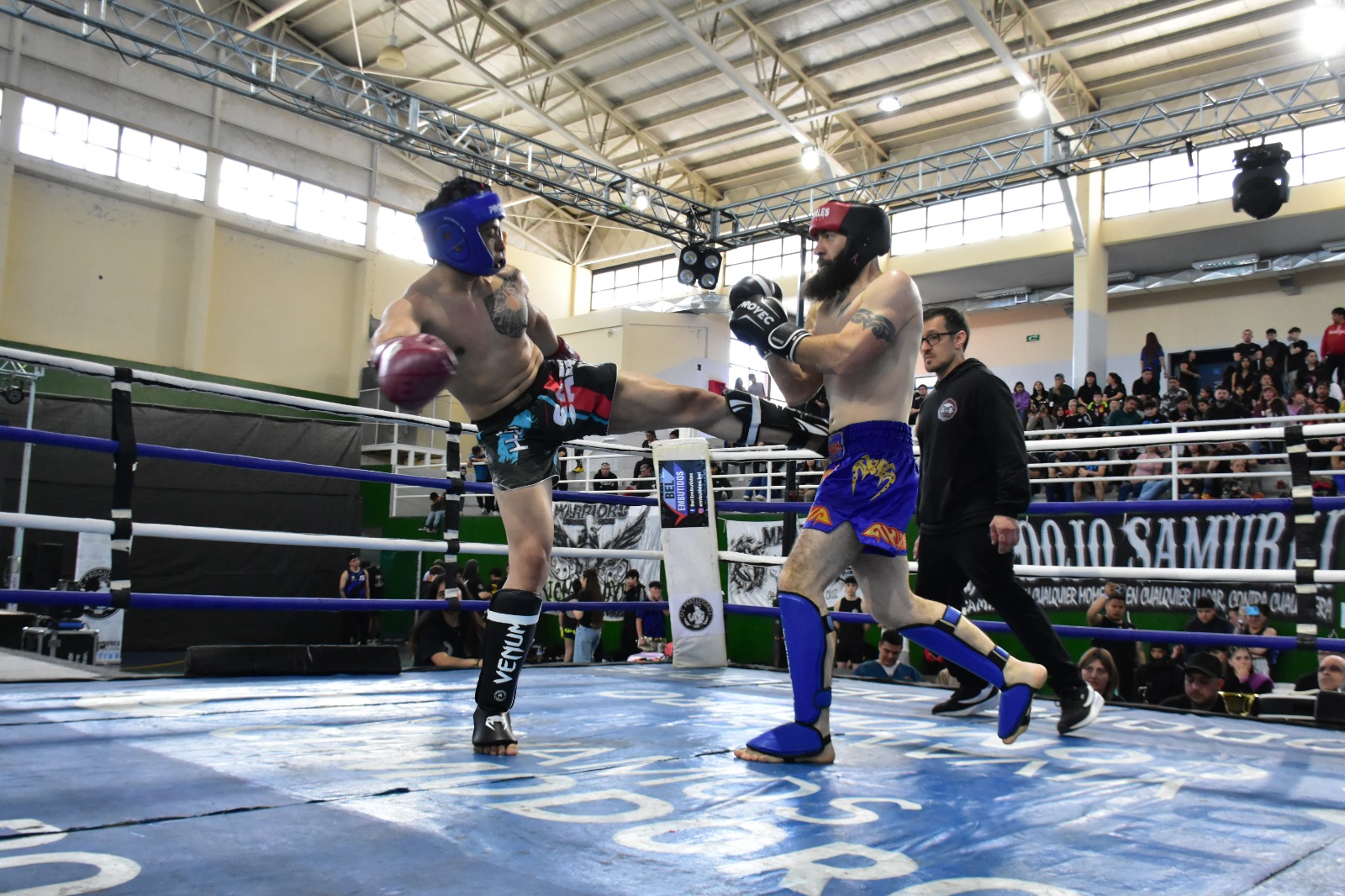 Kickboxing: Erick Cheuque y Tomás Taylor ganaron en el Municipal Nº3