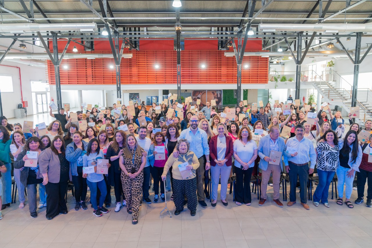 Durante el 2025 el FAEM entregó más de 1.300 millones pesos a 171 instituciones educativas y culturales de la ciudad