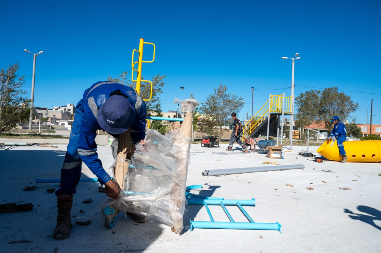 Continúan los trabajos en la plaza del Quirno Costa