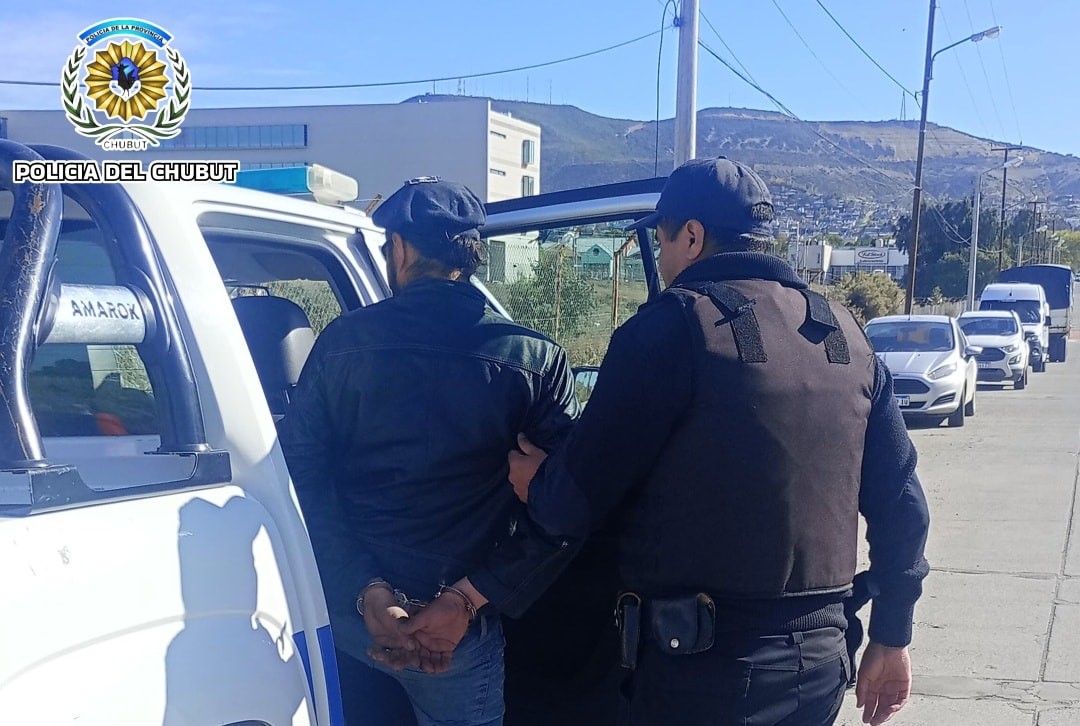 Detuvieron a un hombre con pedido de captura en un control policial en Comodoro Rivadavia