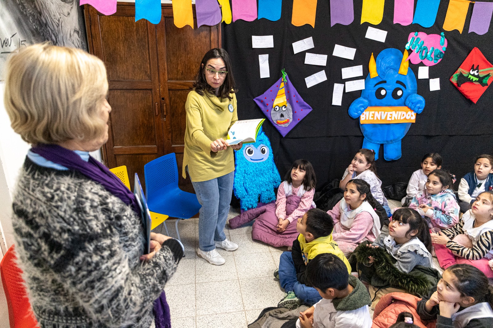 El grupo de Abuelas Leecuentos participa activamente en la Feria del Libro
