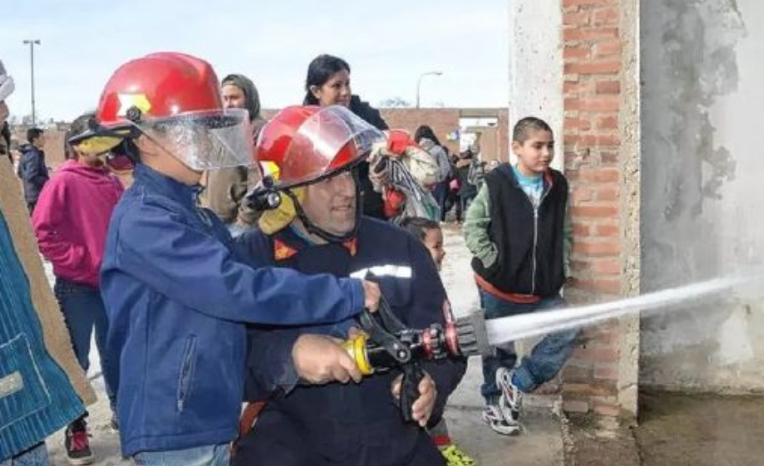 Los Bomberos Voluntarios preparan una tarde llena de diversión para celebrar el Día de las Infancias