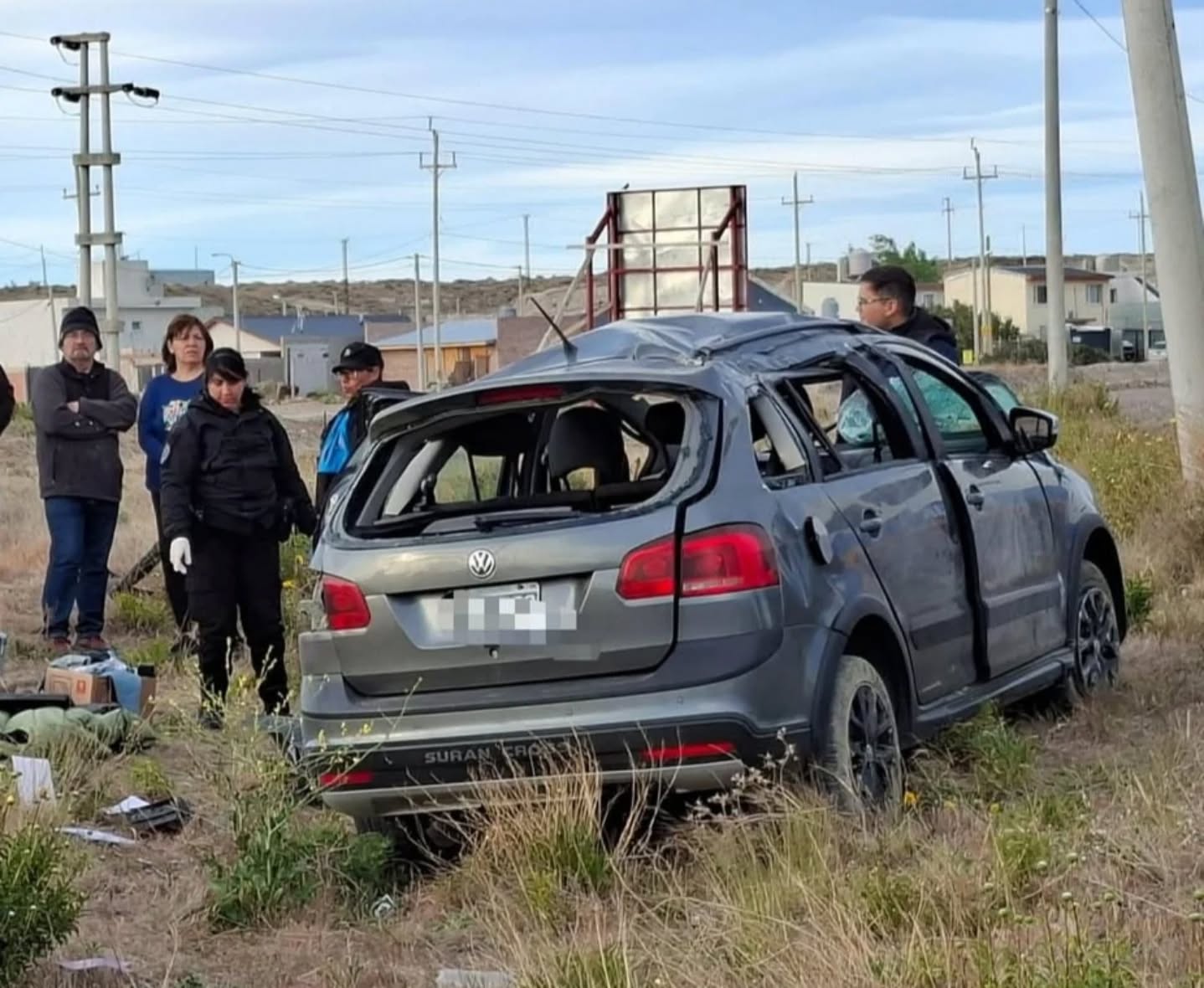 Tragedia en Km 8: una joven murió en un vuelco y un hombre permanece grave