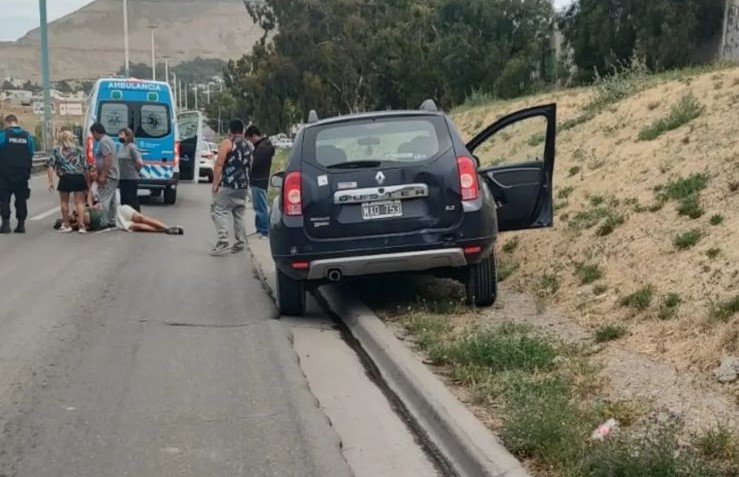 Un joven sufrió un accidente contra el cordón cuneta en Comodoro